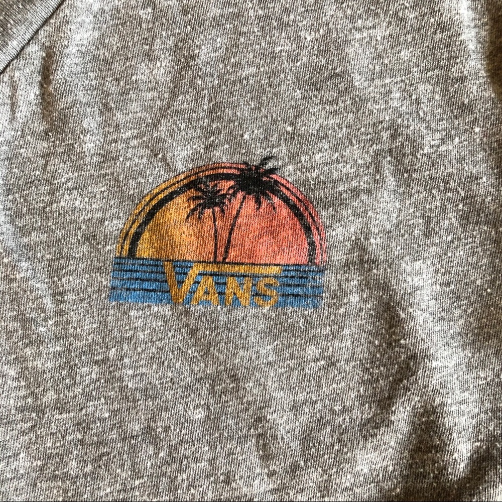 Women’s Medium Vans V neck T-shirt